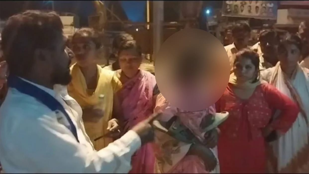 Woman accused of honey trapping paraded with footwear garland in Karnataka
