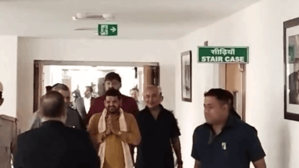Brij Bhushan Sharan Singh reaches Rouse Avenue Court Sexual abuse case updates