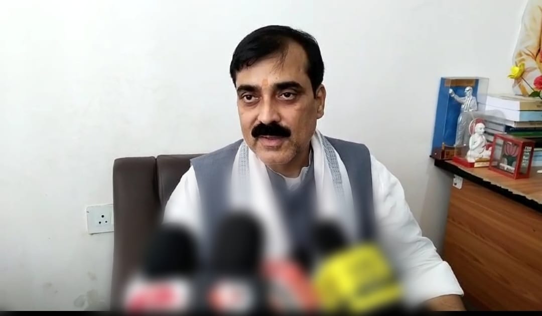 Bihar News : BJP party leader jeevesh mishra asked answer from jdu lalan singh after arun kumar allegation