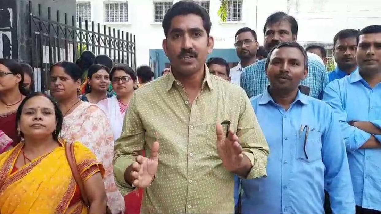 Bihar News: RJD party minister education department and KK Pathak on target of BJP and teachers on training