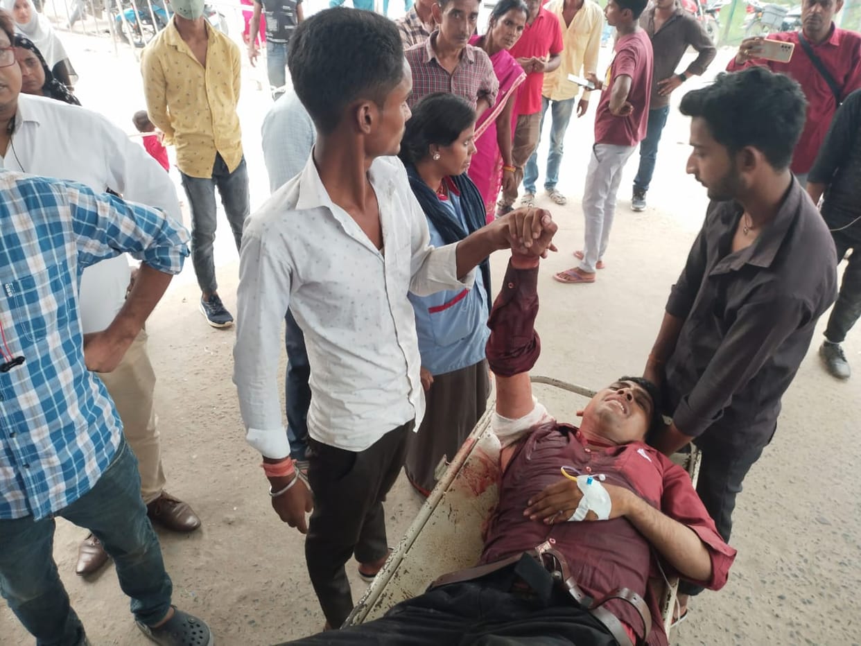 Bihar Police failed to stop crime in muzaffarpur.Recovery agent shot during robbery, Rs one lakh also looted.