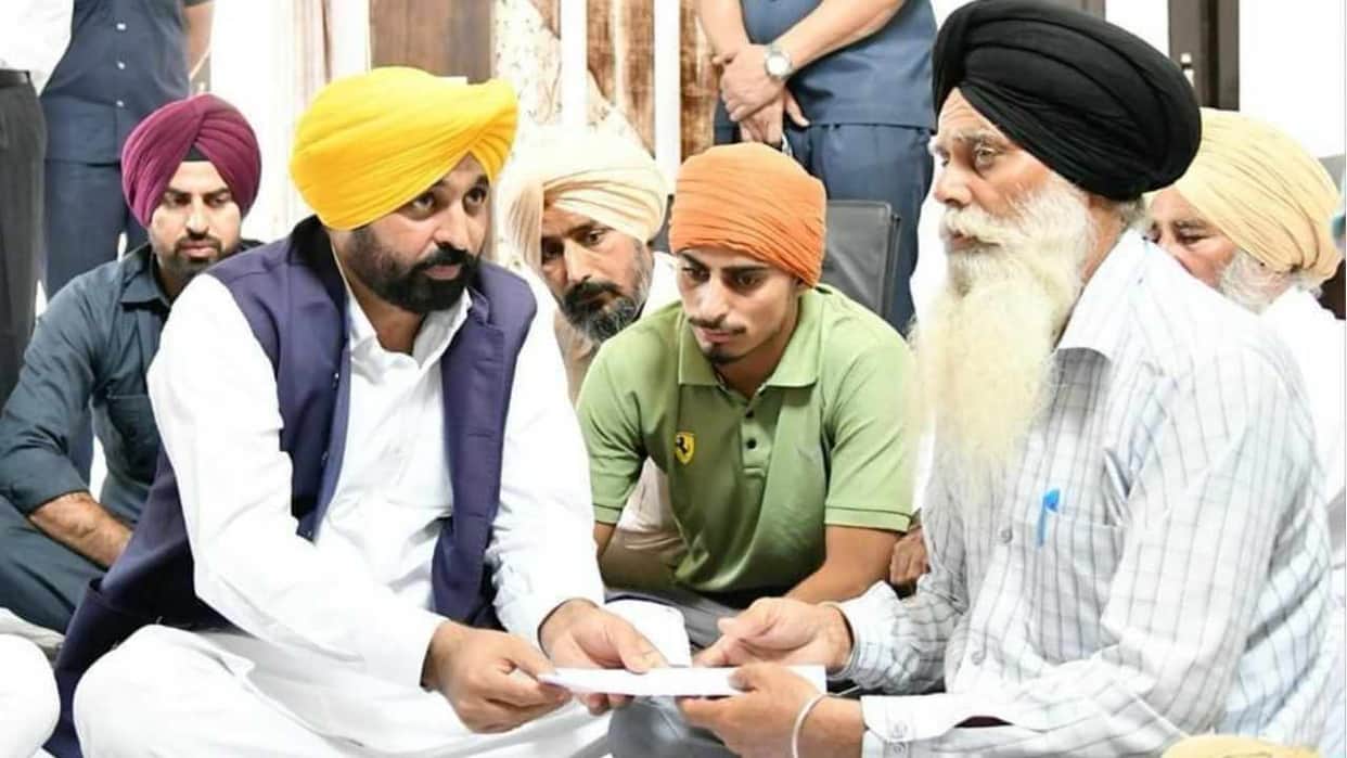 Punjab CM Bhagwant Mann reached the house of martyr Parvinder Singh in Sunam