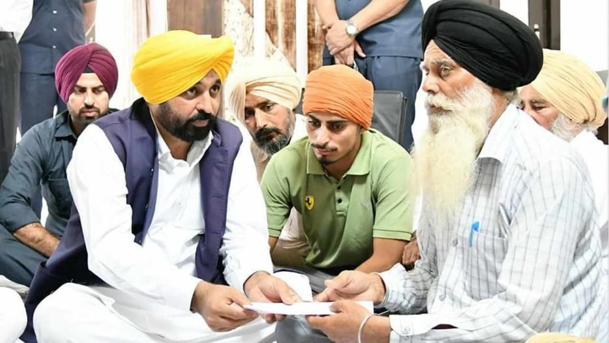 Punjab CM Bhagwant Mann reached the house of martyr Parvinder Singh in Sunam