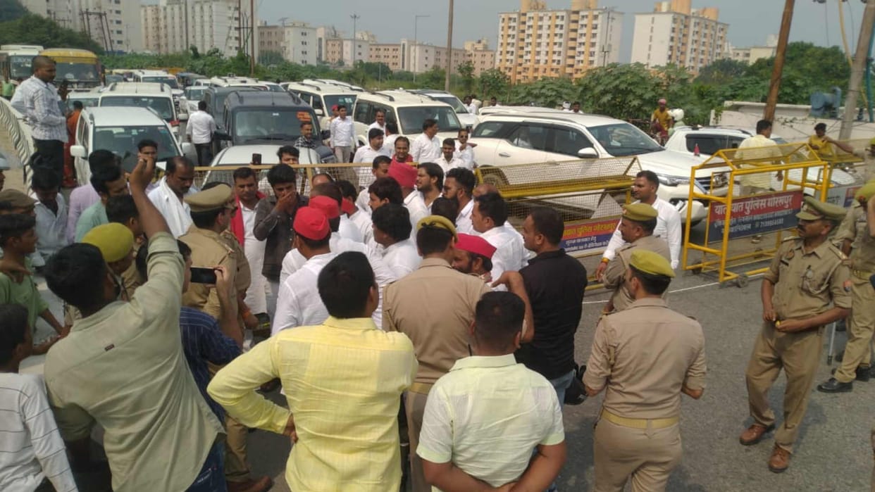 Police stopped convoy of supporters of former CM Akhilesh Yadav.
