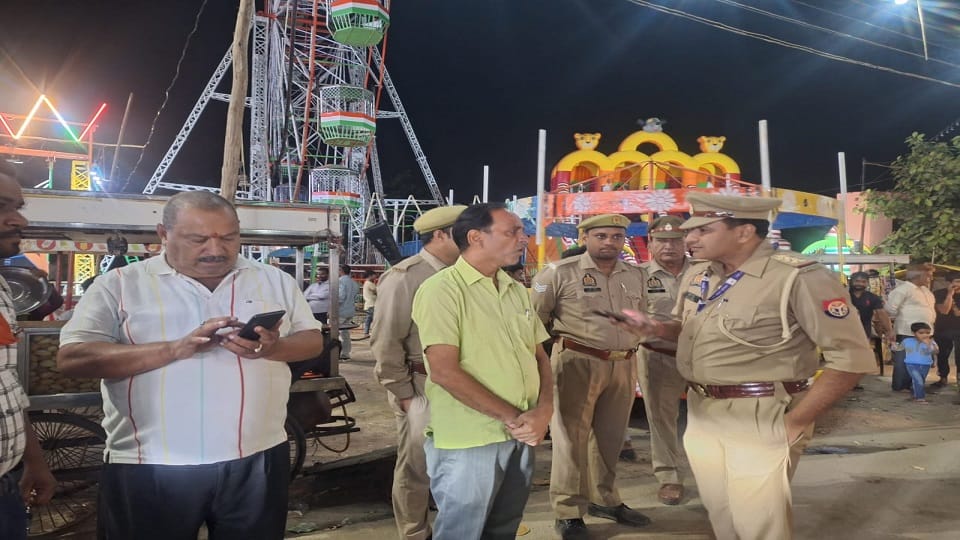 Rumor of electrocution in swing creates panic in Hapur fair