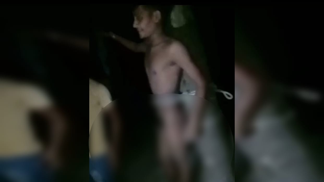 In Darbhanga some people tied a young man to a tree, stripped him naked and beat him; Video of went viral