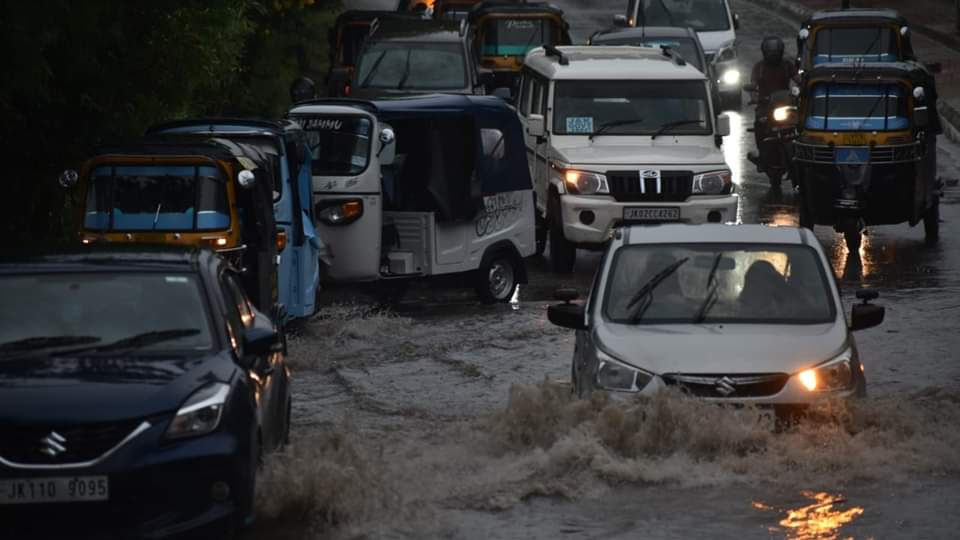 jammu kashmir weather news: Rain in many areas including Jammu Srinagar snowfall in mughal road and highly are