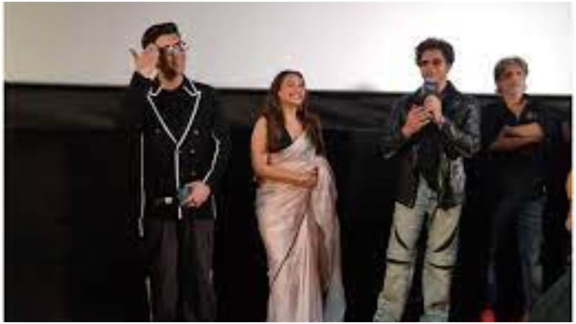 Shah Rukh Khan witty reply as fans ask him about Salman Khan at Kuch Kuch Hota Hai special screening