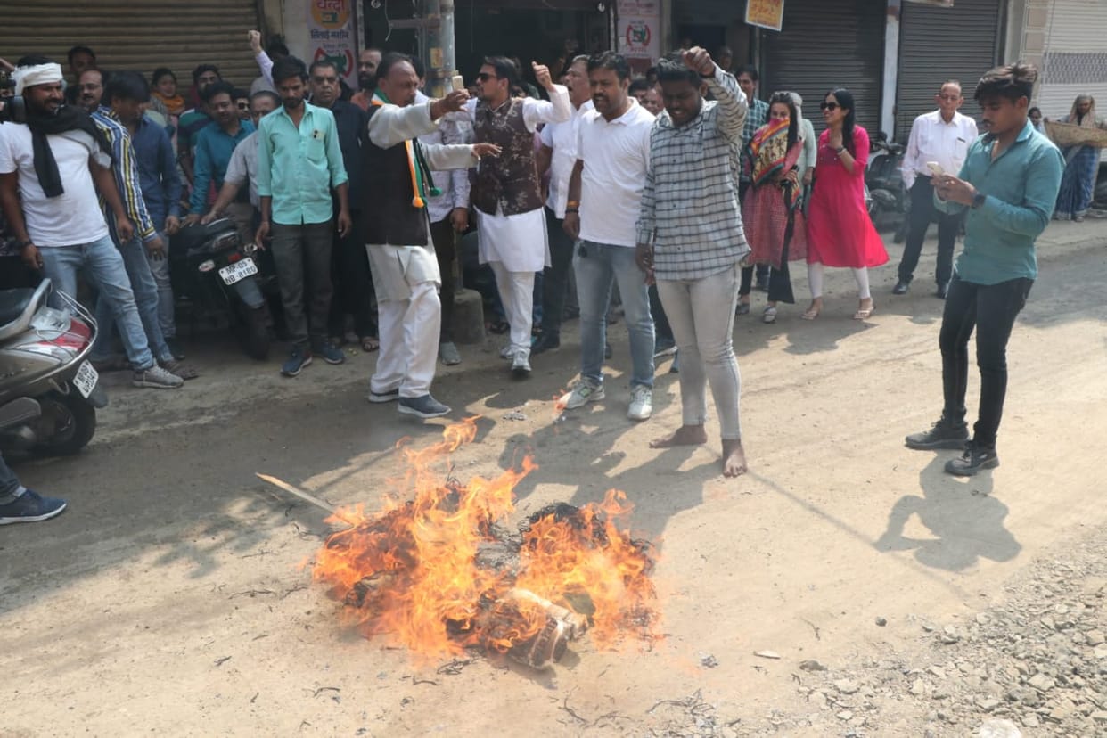 MP Election 2023: Protest against Raja Mandhwani's candidature in Indore, Akshay's supporters burnt his effigy