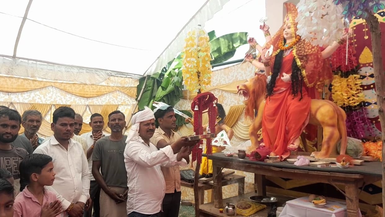 Khali, painted in the colors of Navratri, Becomes a devotee and does devotion, I will always serve the Maa