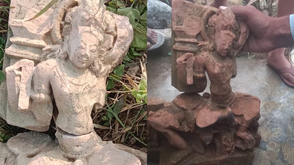 Sambhal: Shiva idol came out from field, villagers started worship, now temple will be built