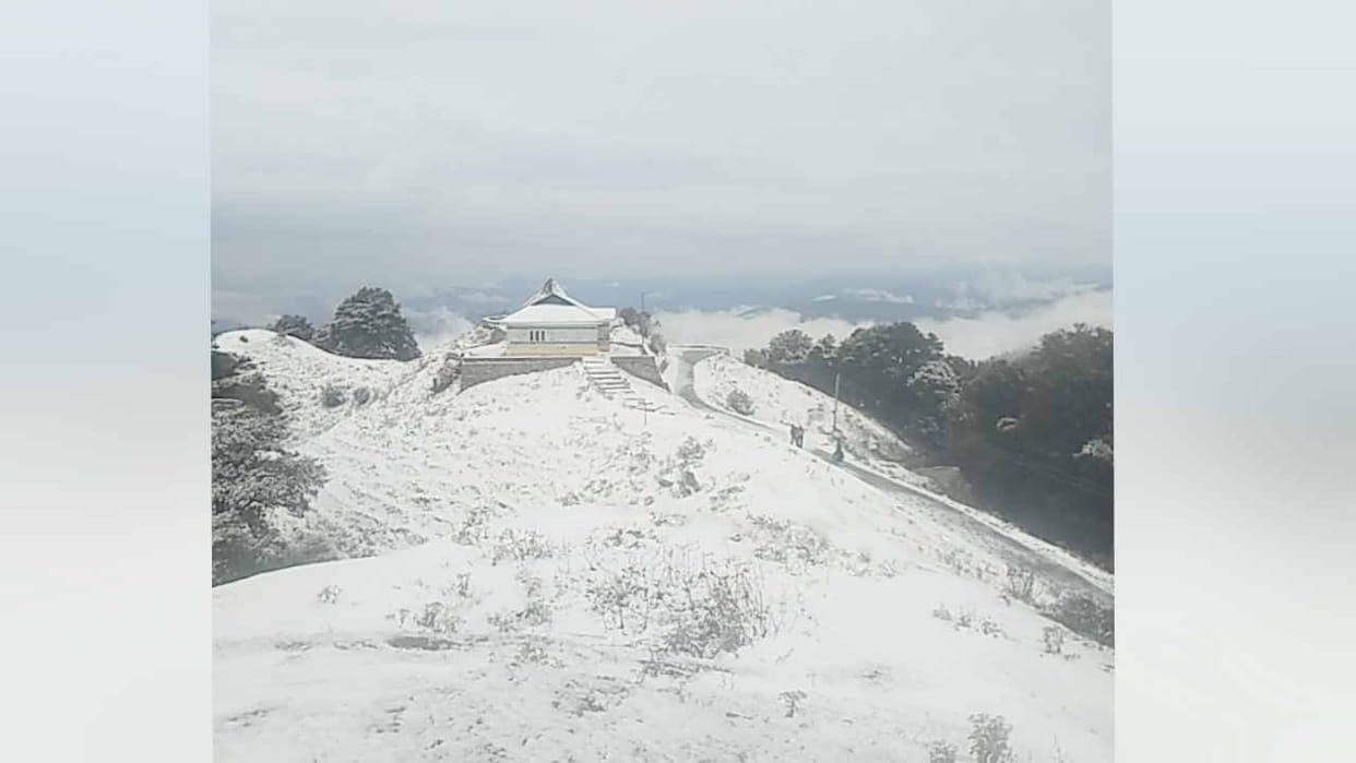 himachal weather: fresh snowfall in rohtang Pass, marhi, Narkanda Lakkad Mandi