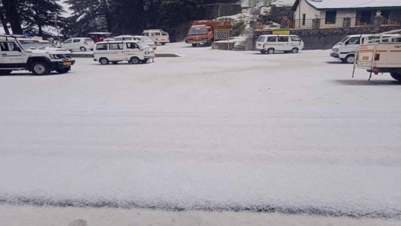 himachal weather: fresh snowfall in rohtang Pass, marhi, Narkanda Lakkad Mandi