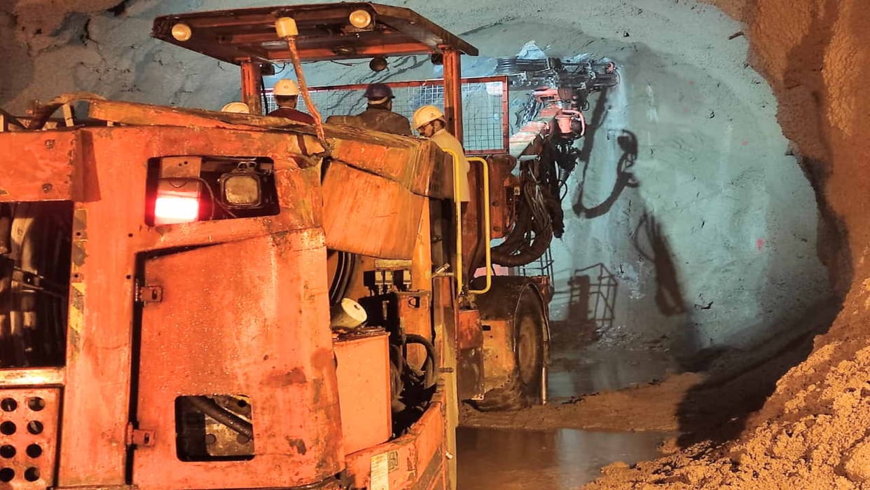 Now the machine will come out after 23 years after digging a 32 km long tunnel, know the whole matter