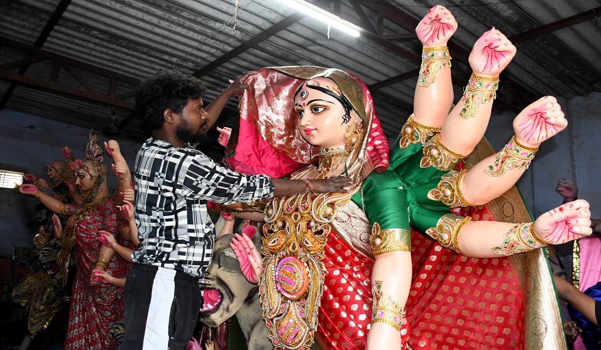 Navratri 2023 Maa Durga clothes prepared from one quintal Panchmeva in Varanasi