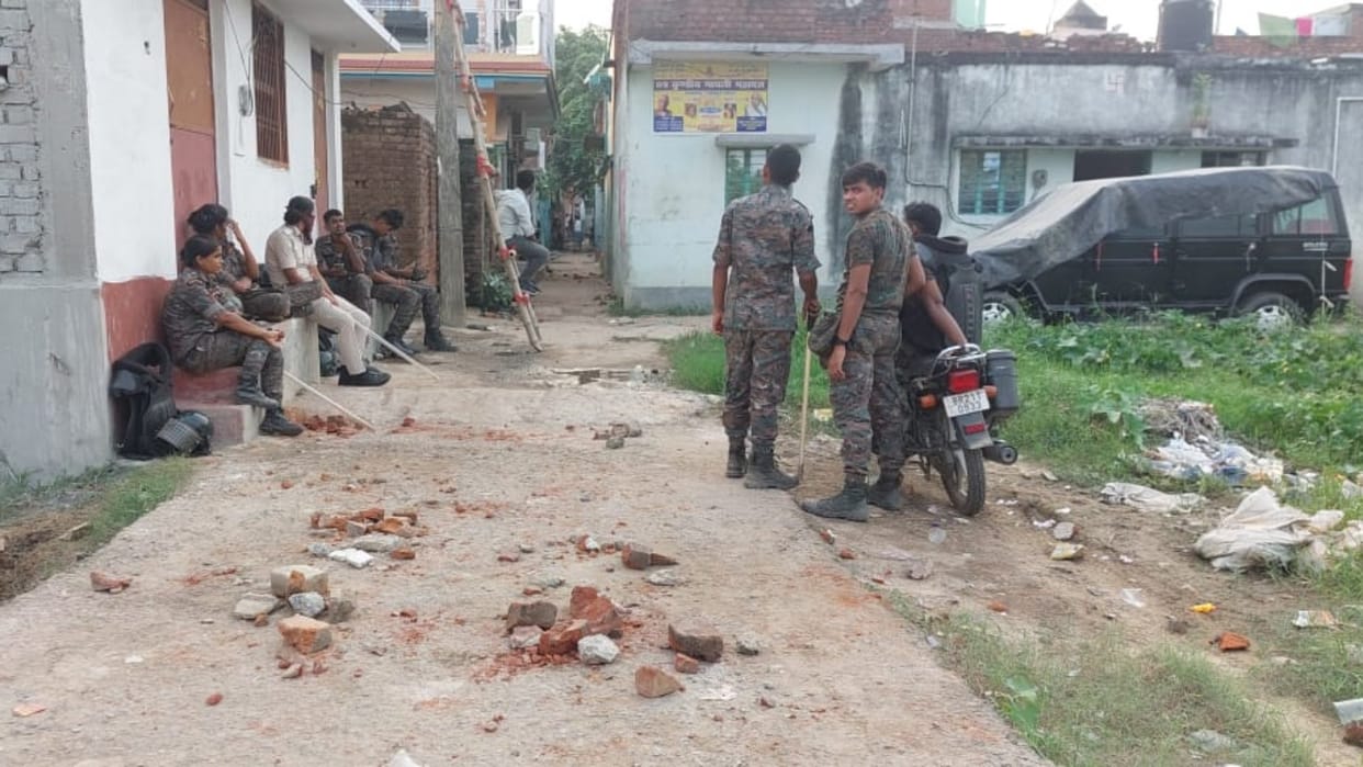 Villagers protested against non-construction of underpass at Four lane in Nalanda; Clash with police