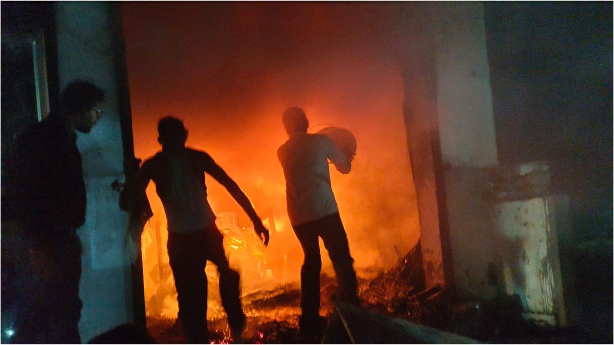 Mau News: Young man burns himself to commit suicide, saved by two policemen