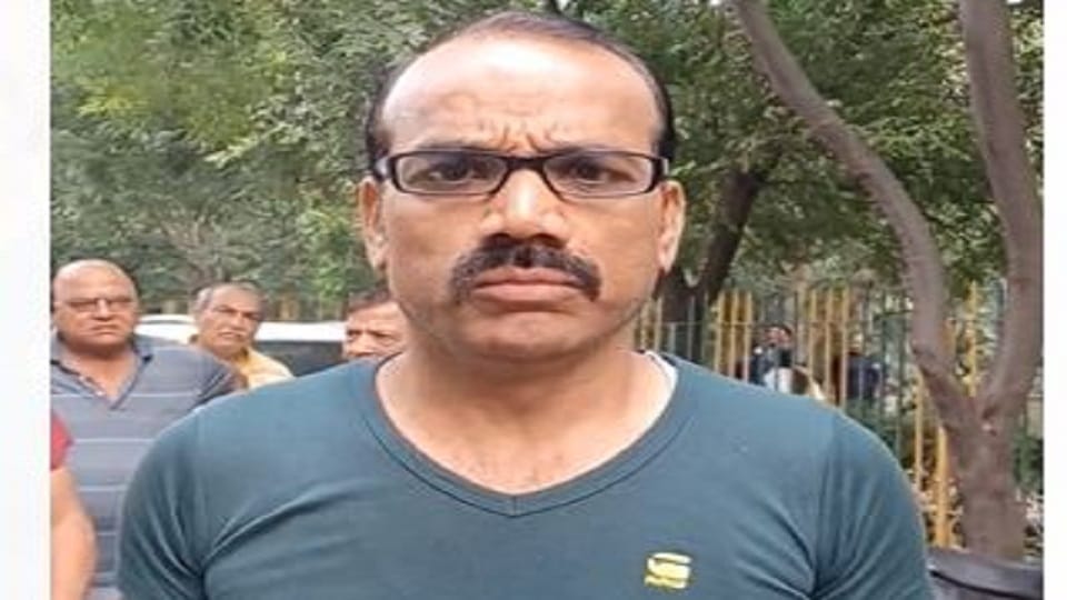 Chain looted from businessman walking in Paliwal Park police checking CCTV