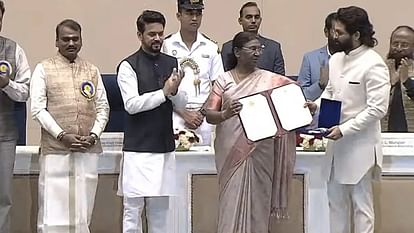 National Film Awards 2023 Allu Arjun Alia Bhatt Kriti Sanon actors awarded by prsident Droupadi Murmu pics