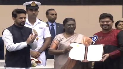National Film Award: राष्ट्रीय फिल्म पुरस्कार से नवाजे गए राम कमल मुखर्जी, 'एक दुआ' के लिए मिला सम्मान Director Ram Kamal Mukherjee receives the National Film Award for his film Ek Duaa