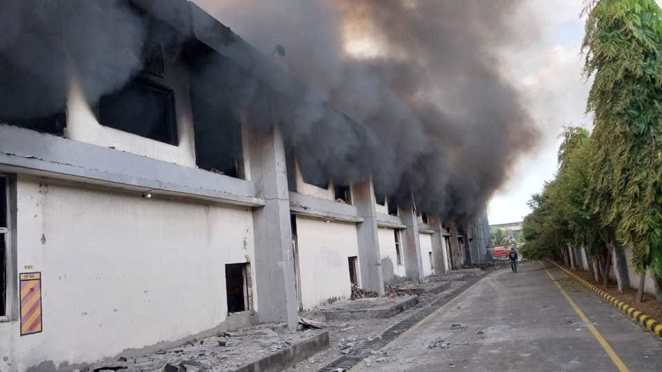 Roorkee News Massive fire broke out in factory panic in Employees