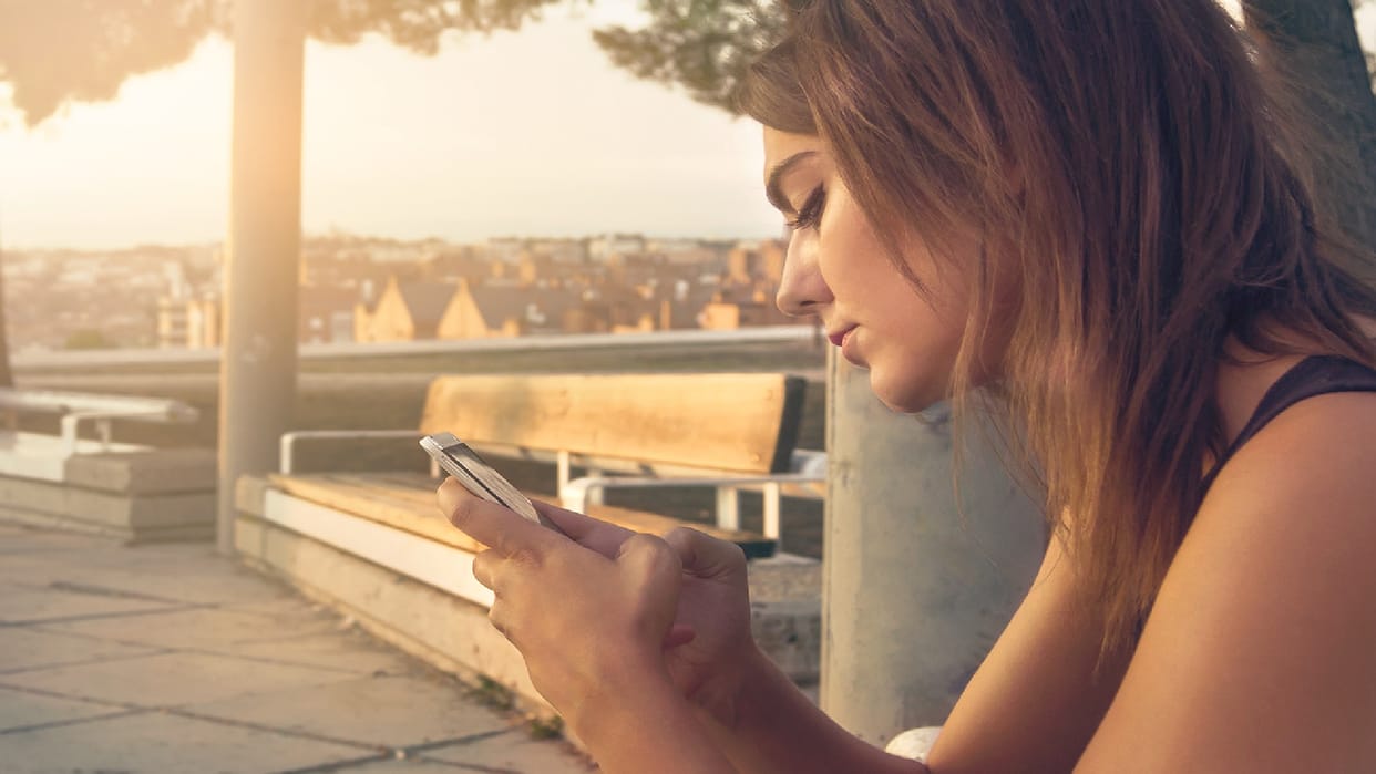 Problem is mobile phone, not its radiation and cancer risk