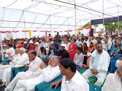 Meerut: Governor Anandiben Patel inauguratesthe All India Farmers Fair in Agricultural University