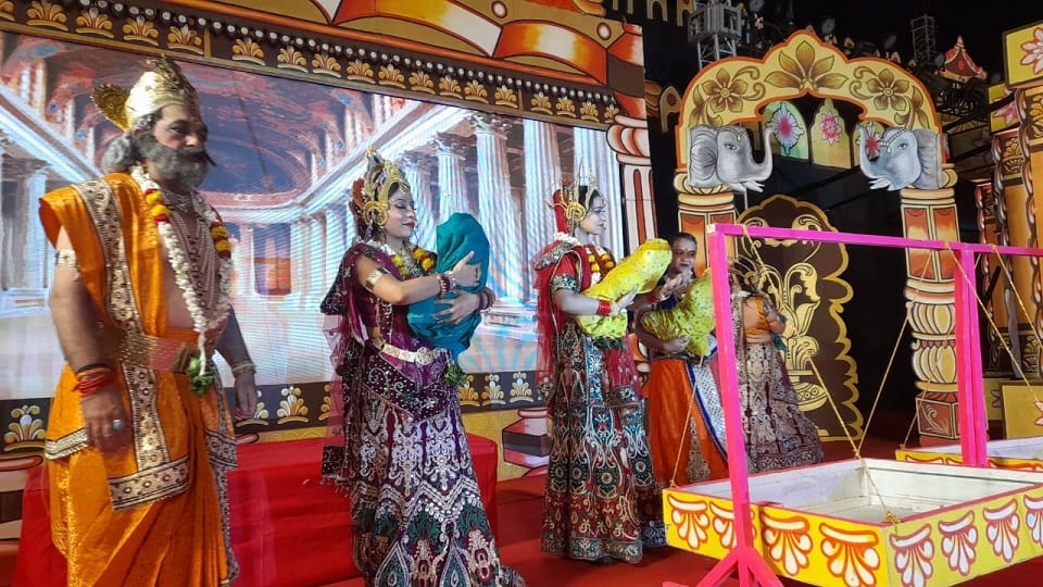 Ramlila staged in Delhi devotees raised slogans of Jai Shri Ram