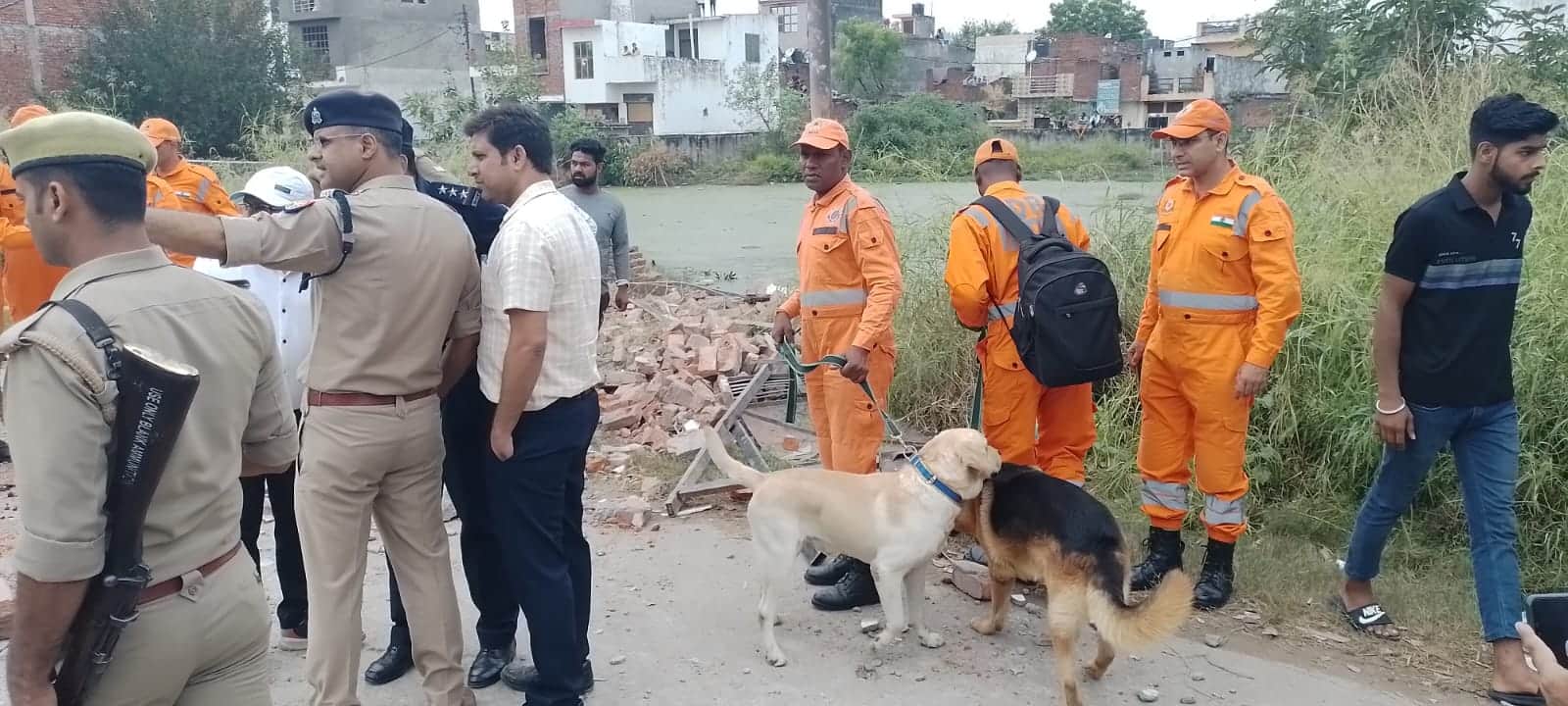 Explosion in firecracker factory: Firecrackers were made under cover of soap in Meerut, permission not taken
