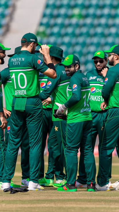 Pakistan bowler, was expert, ball tampering, big allegation, Indian pacer, Praveen Kumar