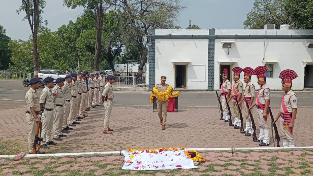 Police dog Doli given last farewell with salute in Ujjain