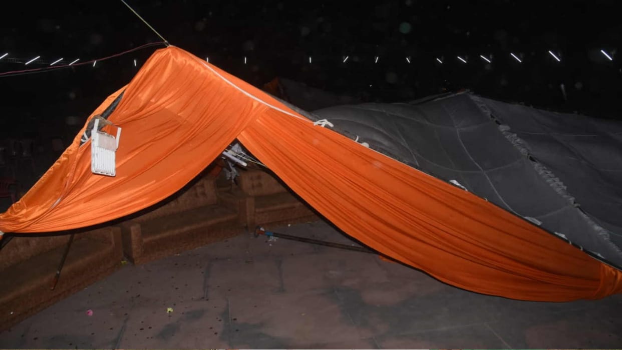 Storm wreaks havoc in Gorakhpur Durga pandals at four places idol disintegrated