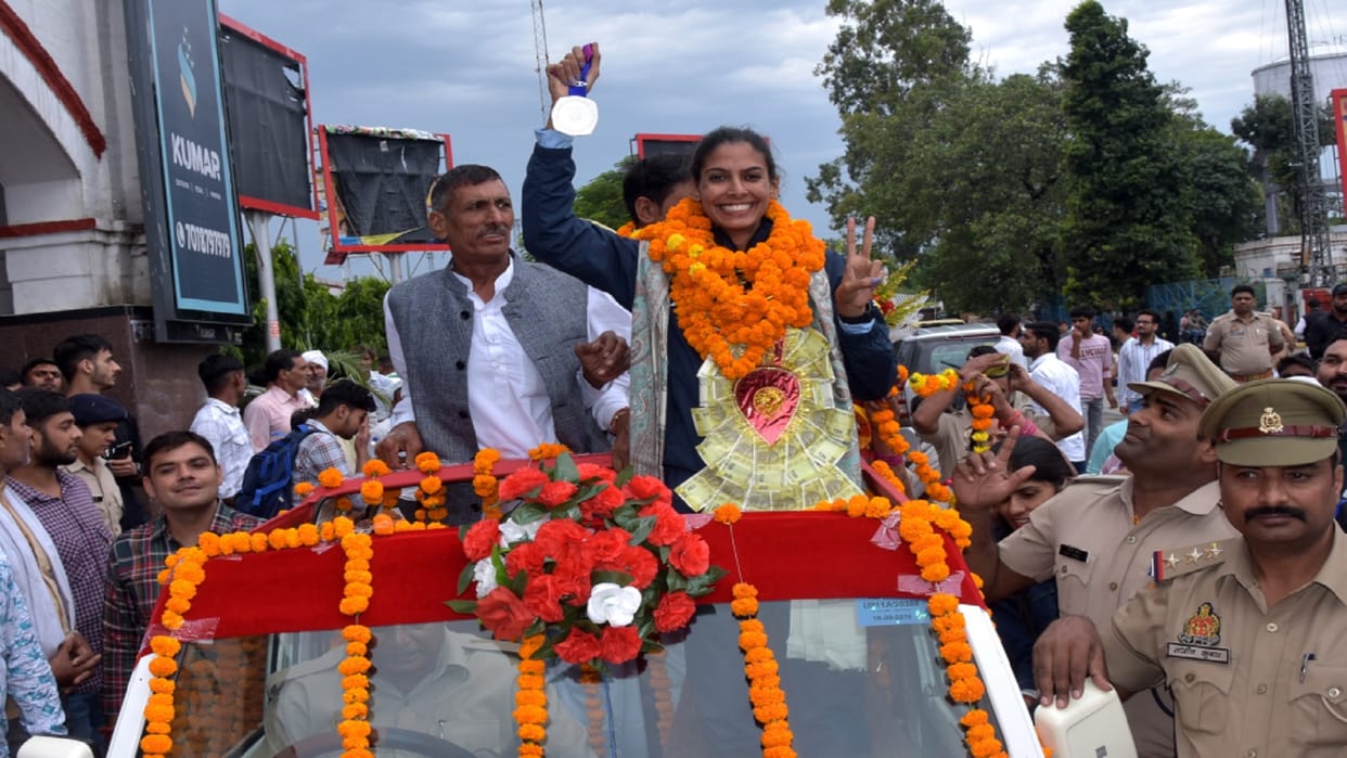 Prachi returned with grand welcome after winning silver from Asiad
