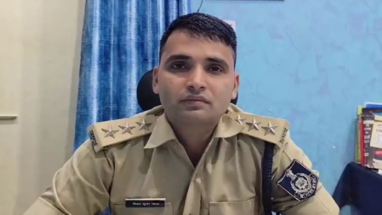 Shivpuri Crime Widow woman gang-raped by putting a gun on her son temple