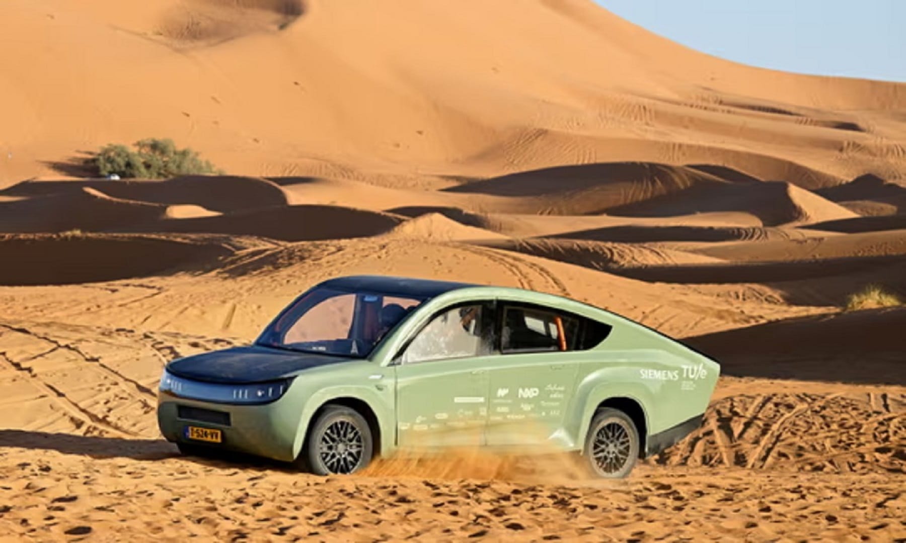 Solar-powered Electric Car Stella Terra covers 1000-kilometre distance in Sahara desert on only solar energy