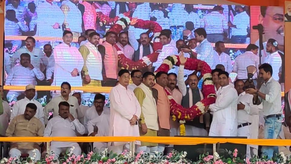 Deputy CM Keshav Maurya reached Agra and addressed public meeting