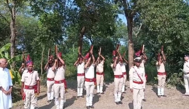 Bihar News : CM Nitish Kumar Bihar Police rifles fails during tribute to Ex minister as state funeral in bihar