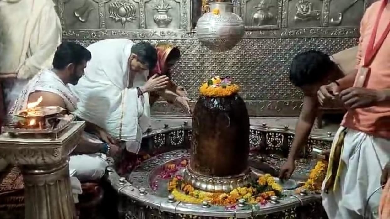 Ujjain: Governor of Tamil Nadu reached the shelter of Mahakal, saw Bhasma Aarti from Nandi Hall