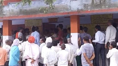 Villagers took hostage team that went to investigate scam in Chirgaon  Jhansi