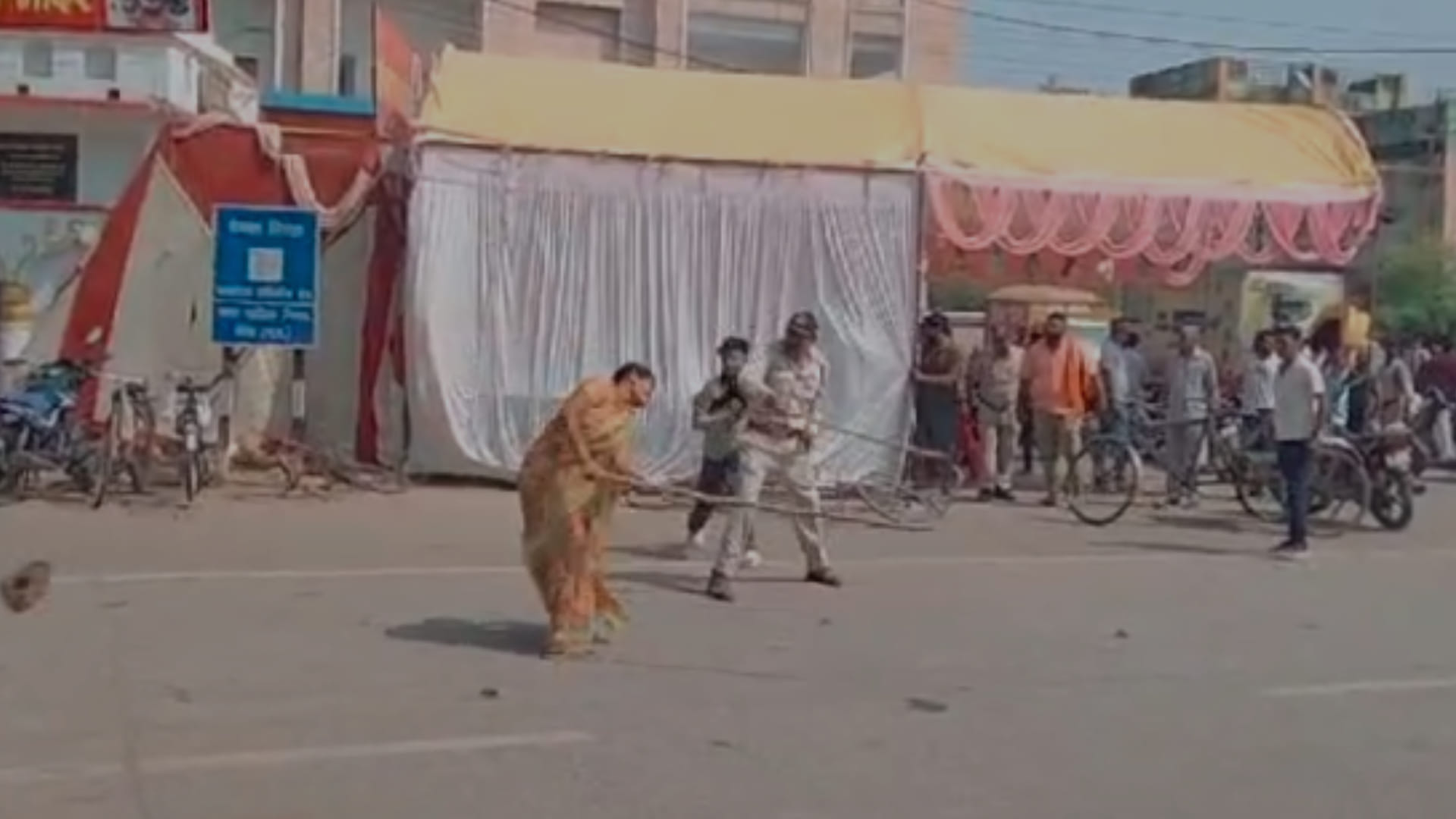Uproar in Rewa: Shop vandalized after attack on laborer, car burnt; Policemen injured in stone pelting