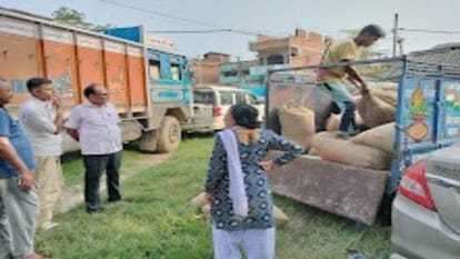 Headmaster caught selling midday meal rice in Darbhanga; Block Education Officer lodged FIR