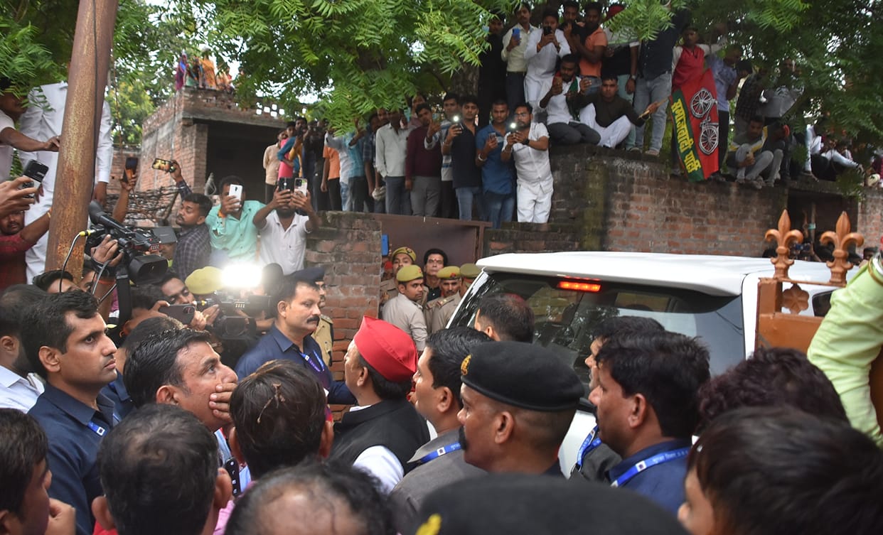 Akhilesh Yadavs big statement, said BJP is the biggest land mafia party, casteism and corruption is the highes