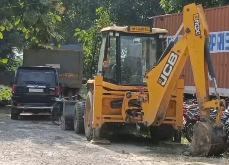 Mining mafia had taken former irrigation officer hostage, four accused of attack on lawmen were sent to jail