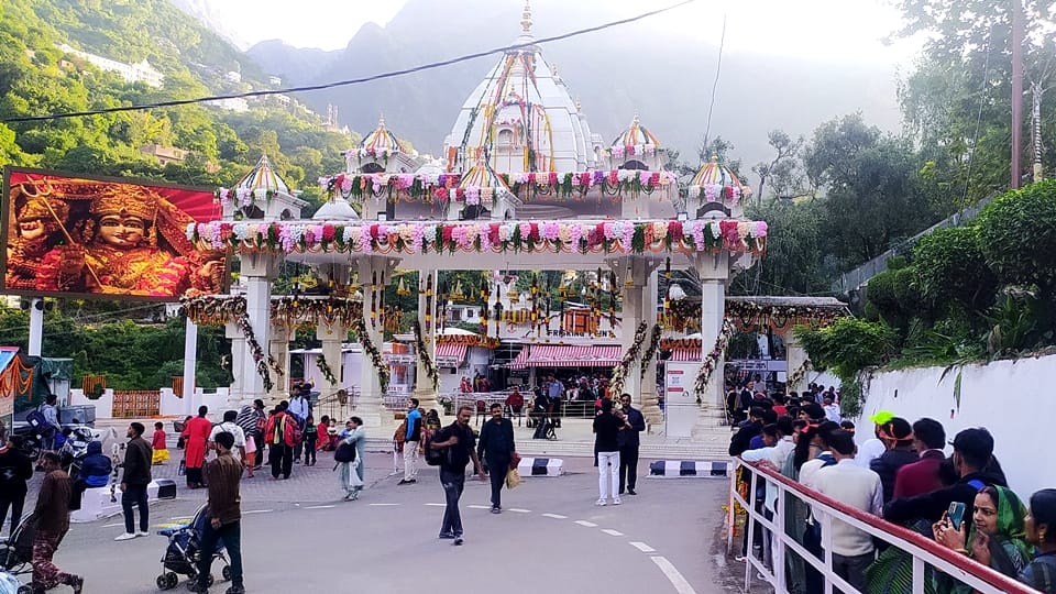 IRCTC Mata Vaishnodevi By Vande Bharat Tour Package 2023 Check Fare Price And Complete Tour Details