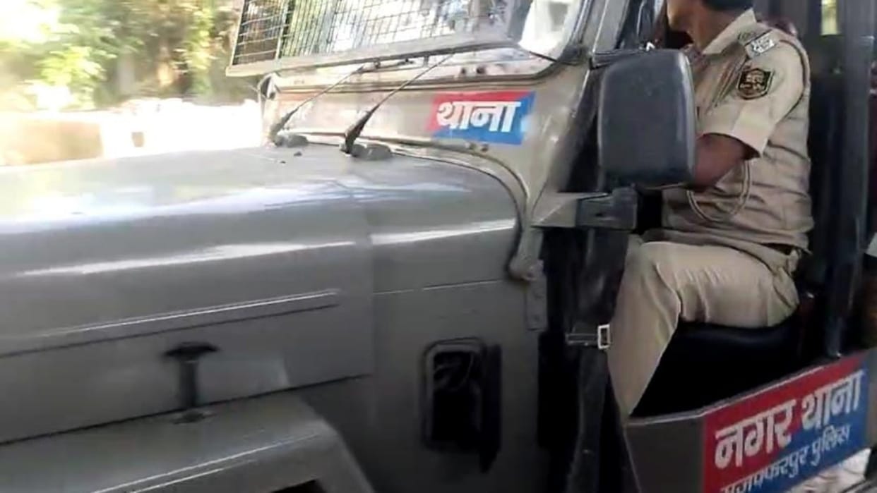 Miscreants looted two lakh rupees from LIC agent in registry office campus and ran away in Muzaffarpur