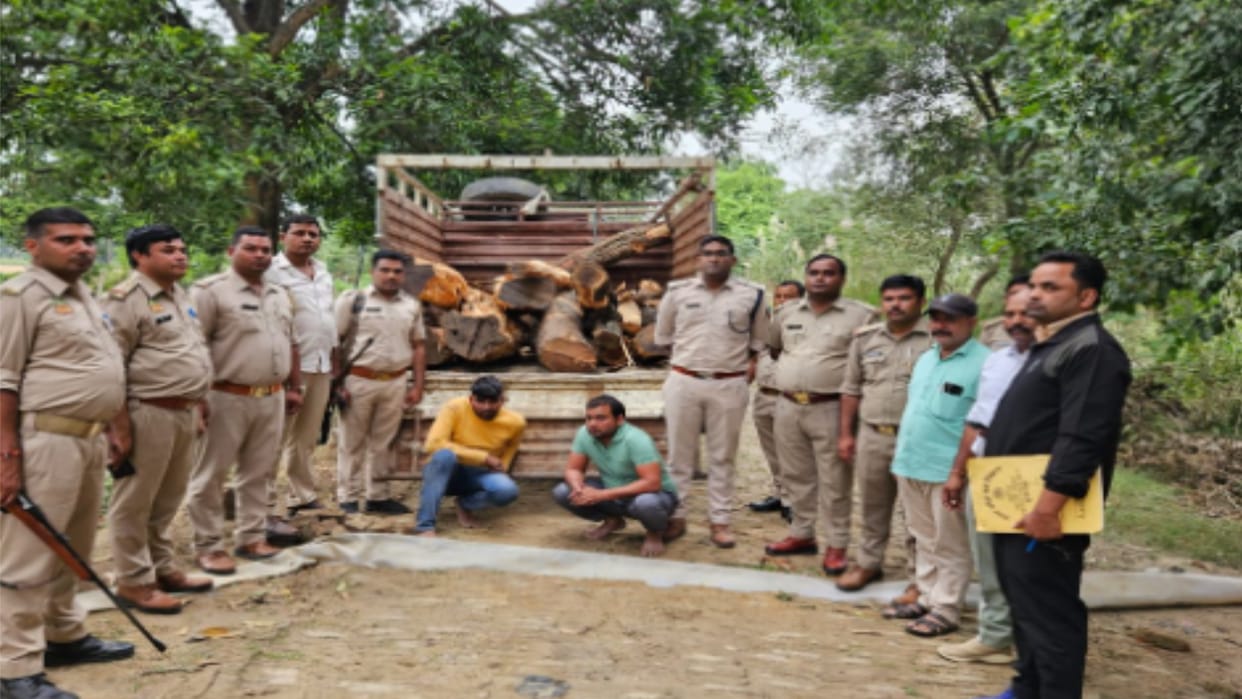 Forest department team has arrested two accused with Khair wood from Bulandshahr