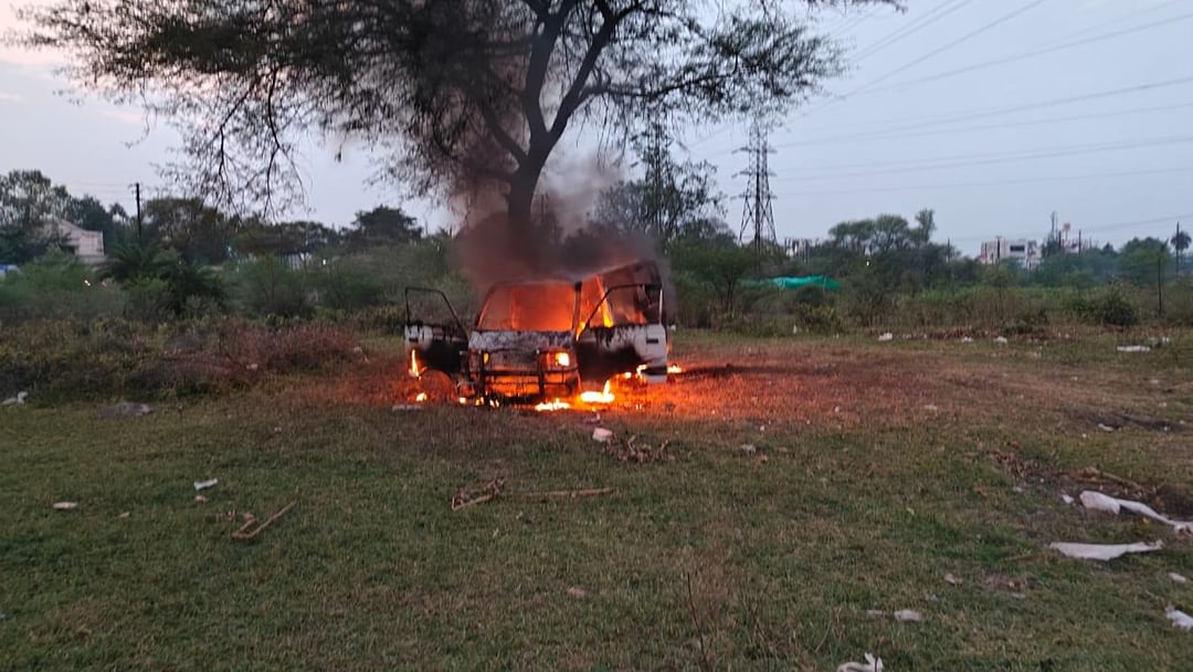 Accident happened while refilling gas in Maruti van in Shajapur