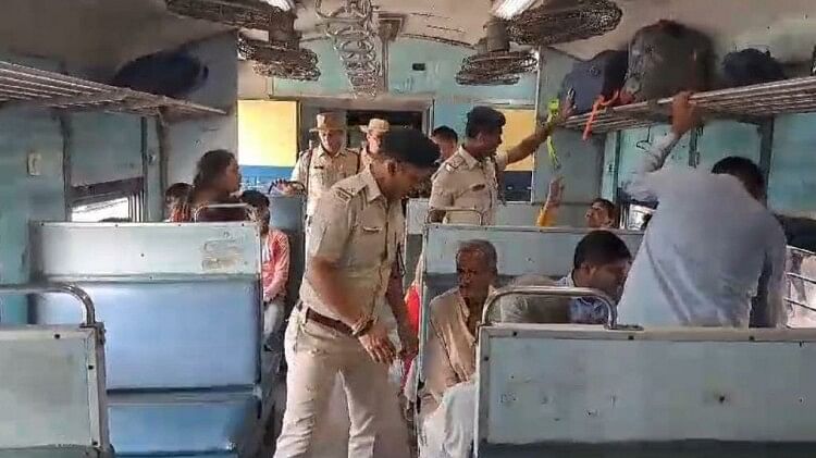 Bihar: Information about bomb in Patna-Gaya train, Police is investigating, Patna Junction,  SSP Rajeev Mishra