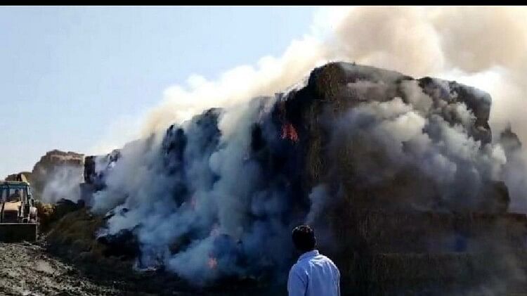 Fire broke out in stubble stock kept in fields in Kurukshetra, four fire brigade vehicles controlled