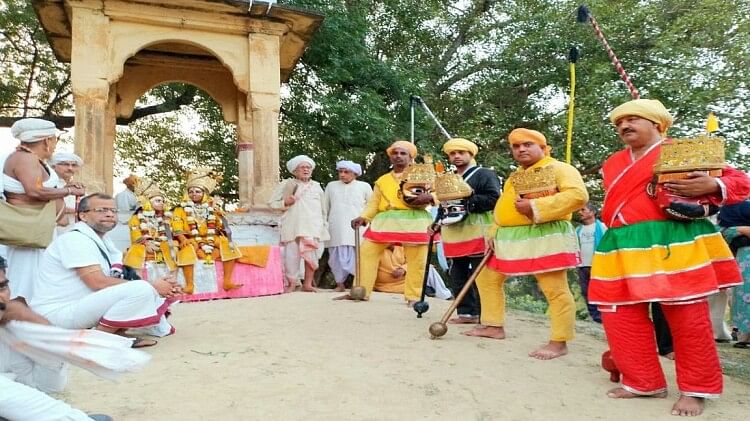 विश्व प्रसिद्ध रामलीला के किस्से: काशीराज ने किया मजाक तो गले में लपेट लिया नाग, अटक गईं थी लोगों की सांसें